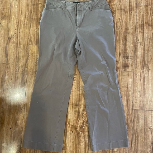 EDDIE BAUER Women’s Brown Slacks Khaki Blakely Fit Size 10 - Picture 1 of 16